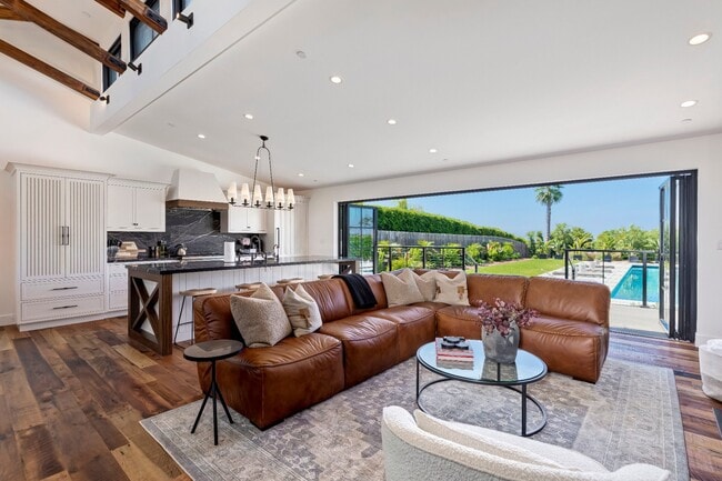 6711 Wandermere Rd in Malibu, CA - Building Photo - Building Photo