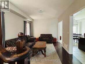 92 Meltwater Cres in Brampton, ON - Building Photo - Building Photo