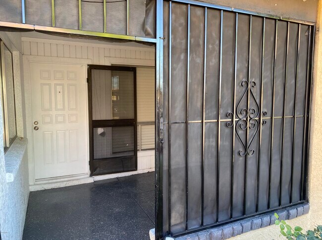 9029 W Elm St-Unit -2 in Phoenix, AZ - Building Photo - Building Photo