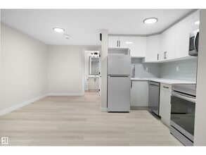 9335 152 St NW in Edmonton, AB - Building Photo - Building Photo