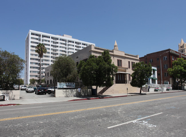 2919 W 8th Street in Los Angeles, CA - Building Photo - Building Photo