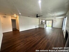 9142 Valley Ridge in San Antonio, TX - Building Photo - Building Photo