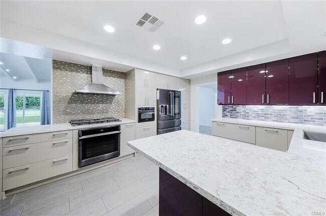 5817 Lockhurst Dr in Los Angeles, CA - Building Photo - Building Photo