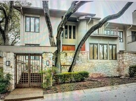 8000 Donore Pl, Unit 5 in San Antonio, TX - Building Photo