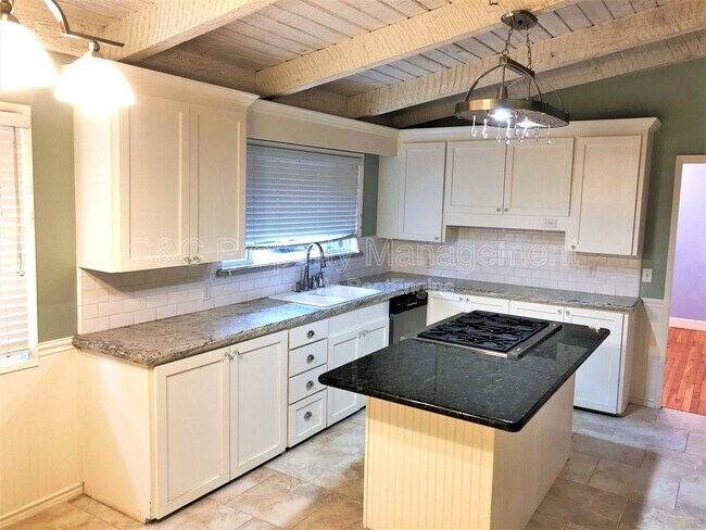 3750 Whitman Cir in Carmel By The Sea, CA - Building Photo - Building Photo