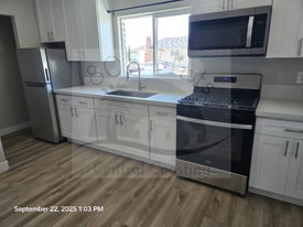 1378 Yale Pl in Santa Maria, CA - Building Photo