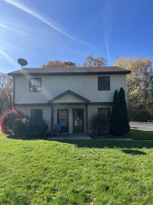 624 N 4 Mile Run Rd in Austintown, OH - Building Photo