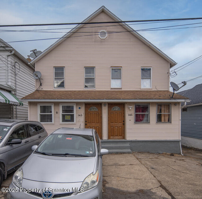 143 Chamberlain St in Wilkes-Barre, PA - Building Photo - Building Photo