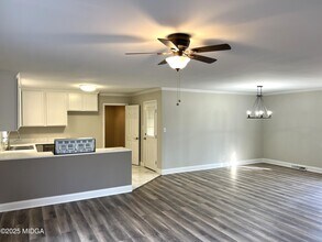 4075 Meadowbrook Dr in Macon, GA - Building Photo - Building Photo