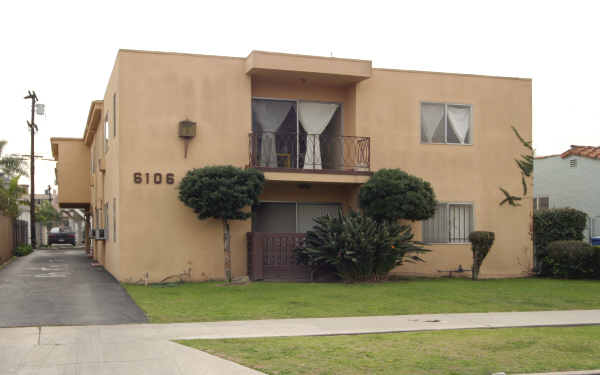 6106 Cashio St in Los Angeles, CA - Building Photo - Building Photo