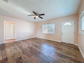 5810 Tangerine Ave S in Gulfport, FL - Foto de edificio - Building Photo