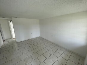 5321 Avery Rd in New Port Richey, FL - Building Photo - Building Photo