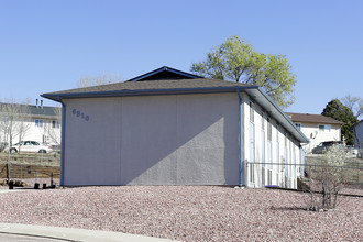 6810 Western Pl in Colorado Springs, CO - Building Photo - Building Photo