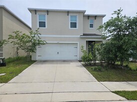 1387 Berry Ln in Davenport, FL - Building Photo