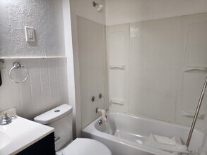 1904 Peachtree Ave in Oklahoma City, OK - Building Photo - Building Photo