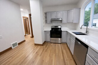 5833 W Peterson Ave, Unit 1 in Chicago, IL - Building Photo - Building Photo