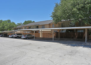 Southland Arms in San Angelo, TX - Foto de edificio - Building Photo