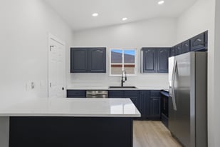 5531 W Louisiana Ave in Lakewood, CO - Building Photo