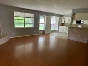 15803 Baytree Dr in Houston, TX - Building Photo - Building Photo