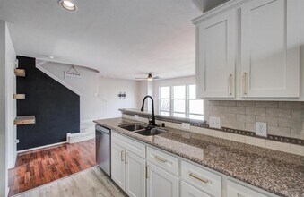 2631 Woodridge Manor Dr in Houston, TX - Building Photo - Building Photo