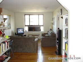 18 Chauncy St, Unit 5 in Cambridge, MA - Foto de edificio - Building Photo