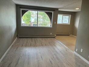 343 Mill St in Kitchener, ON - Building Photo - Building Photo