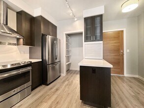 1760 NW 56th St in Seattle, WA - Building Photo - Building Photo
