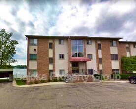 1974 Klingensmith Rd in Bloomfield Hills, MI - Building Photo - Building Photo