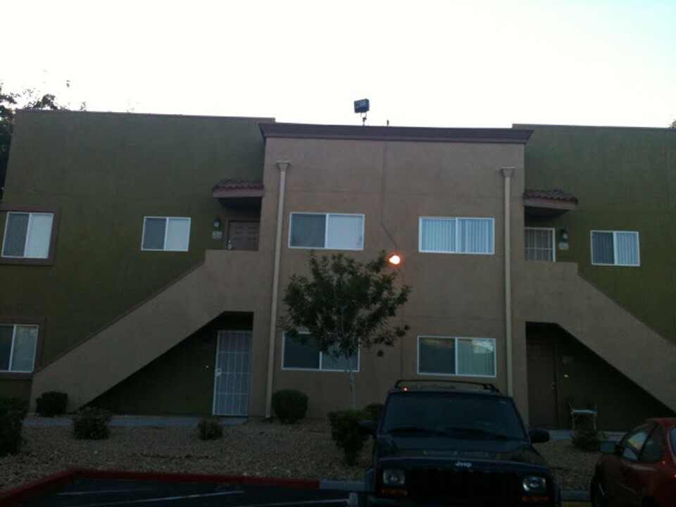 1852 N Decatur Blvd in Las Vegas, NV - Foto de edificio