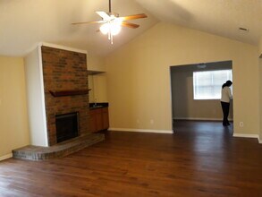 421 Kirkwood Dr in Lewisville, TX - Building Photo - Building Photo