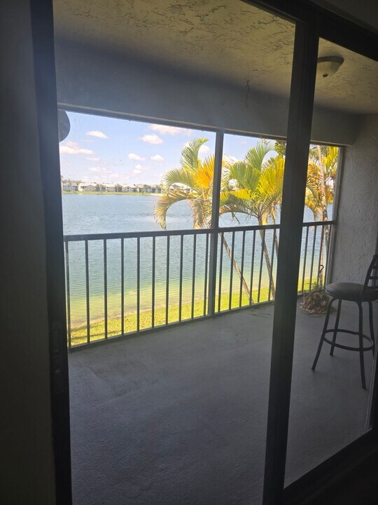 1014 S Independence Dr, Unit E in Homestead, FL - Building Photo