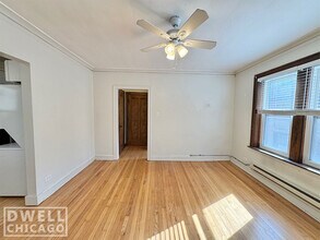 4208 N Clark St, Unit 1 in Chicago, IL - Building Photo - Building Photo