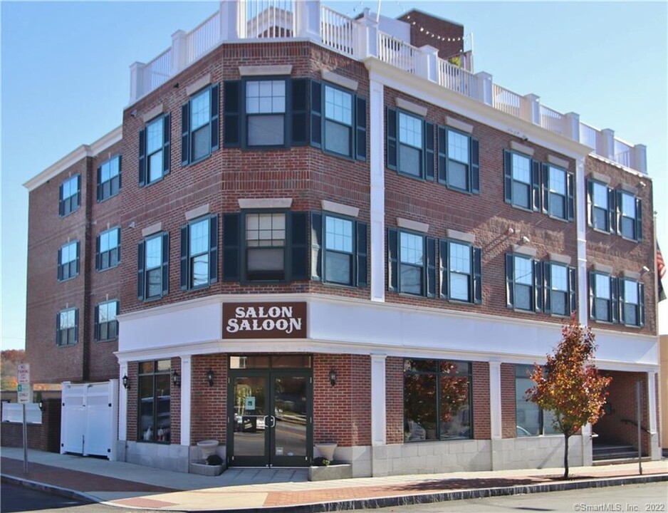 947 Hope St in Stamford, CT - Building Photo