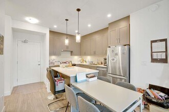 18811 72 Av in Surrey, BC - Building Photo - Building Photo