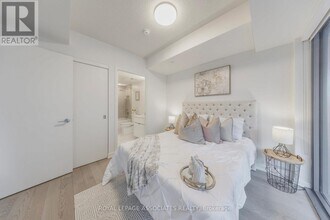 25 Richmond St E in Toronto, ON - Building Photo - Building Photo