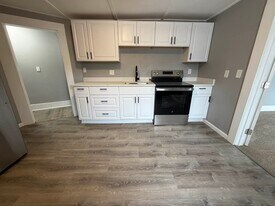 2 Monteleone Pl, Unit 1 in Pittsfield, MA - Building Photo