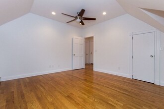 103 Sewall Ave, Unit 3 in Brookline, MA - Building Photo - Building Photo