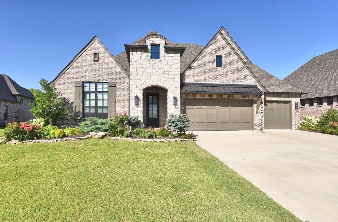 12516 S 102nd E Ave in Bixby, OK - Building Photo