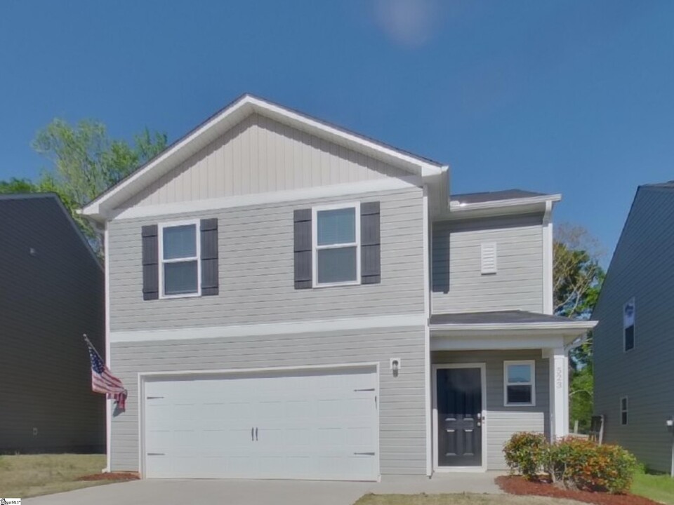 523 Dayspring Dr in Inman, SC - Foto de edificio