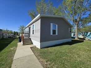 442 Romeo Dr in Lakeville, MN - Building Photo - Building Photo