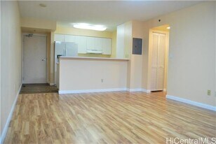 215 N King St in Honolulu, HI - Building Photo