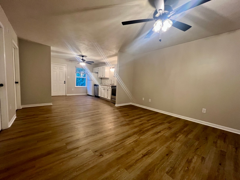 1402 Hicks Rd in Jefferson City, TN - Building Photo