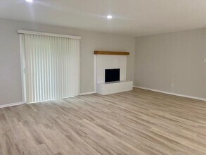 2714 Buffalo Dr in Arlington, TX - Foto de edificio - Building Photo
