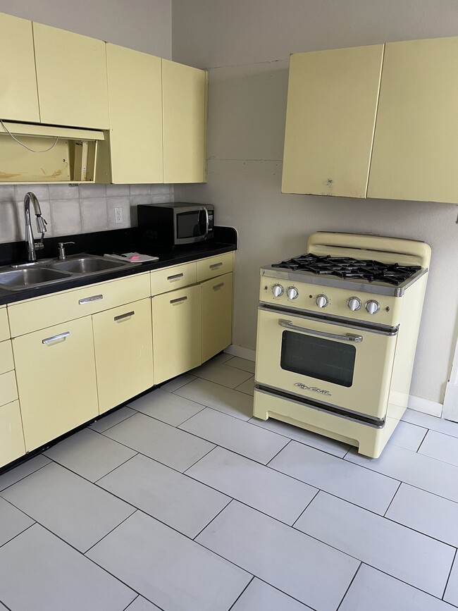 417 W 3rd St, Unit 417 w 3rd st Trinidad 2