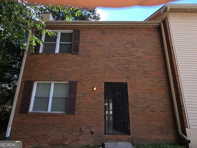 property at 904 Holden Ln