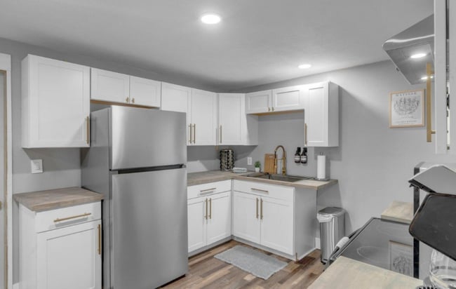 1011 19th Ave in Moline, IL - Building Photo - Building Photo