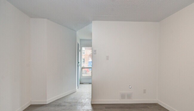 Millwood Brownstones in Kitchener, ON - Building Photo - Building Photo