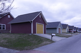 The Villages at Alton Park in Chattanooga, TN - Building Photo - Building Photo