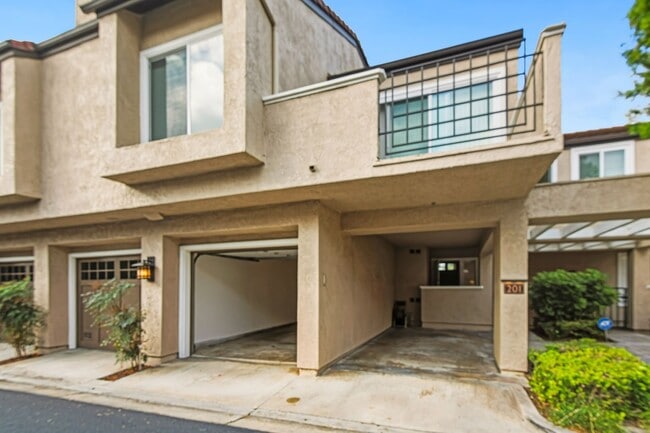 201 Stanford in Irvine, CA - Building Photo - Building Photo