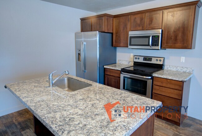 14357 S Sherwell Ct in Herriman, UT - Building Photo - Building Photo